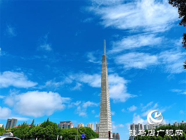 驻马店：天空蓝刷屏 晴热天气回归