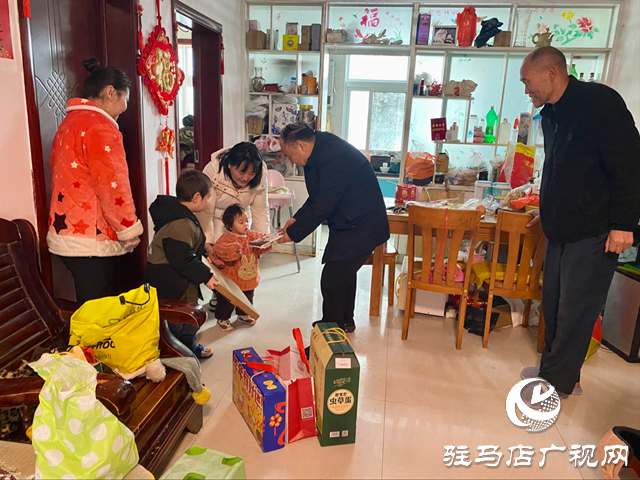 中国残联副主席张银良看望慰问困难残疾儿童家庭和托养残疾人