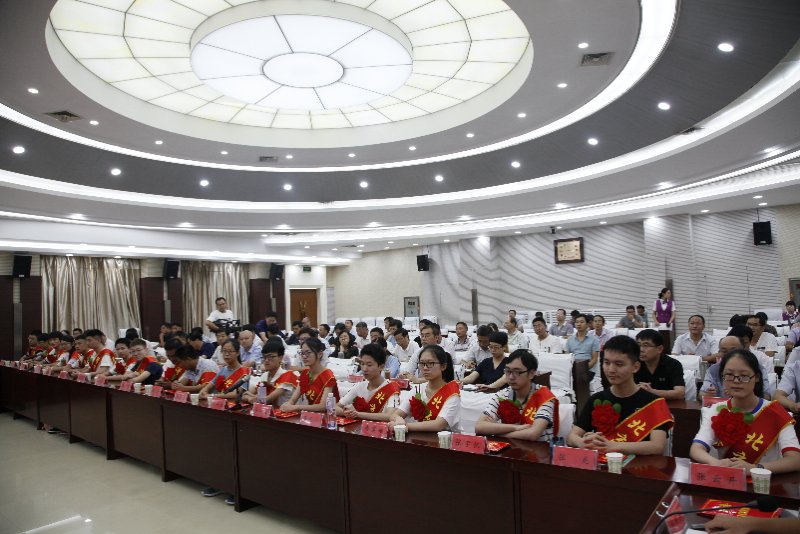 朱是西：全力办好人民满意的教育