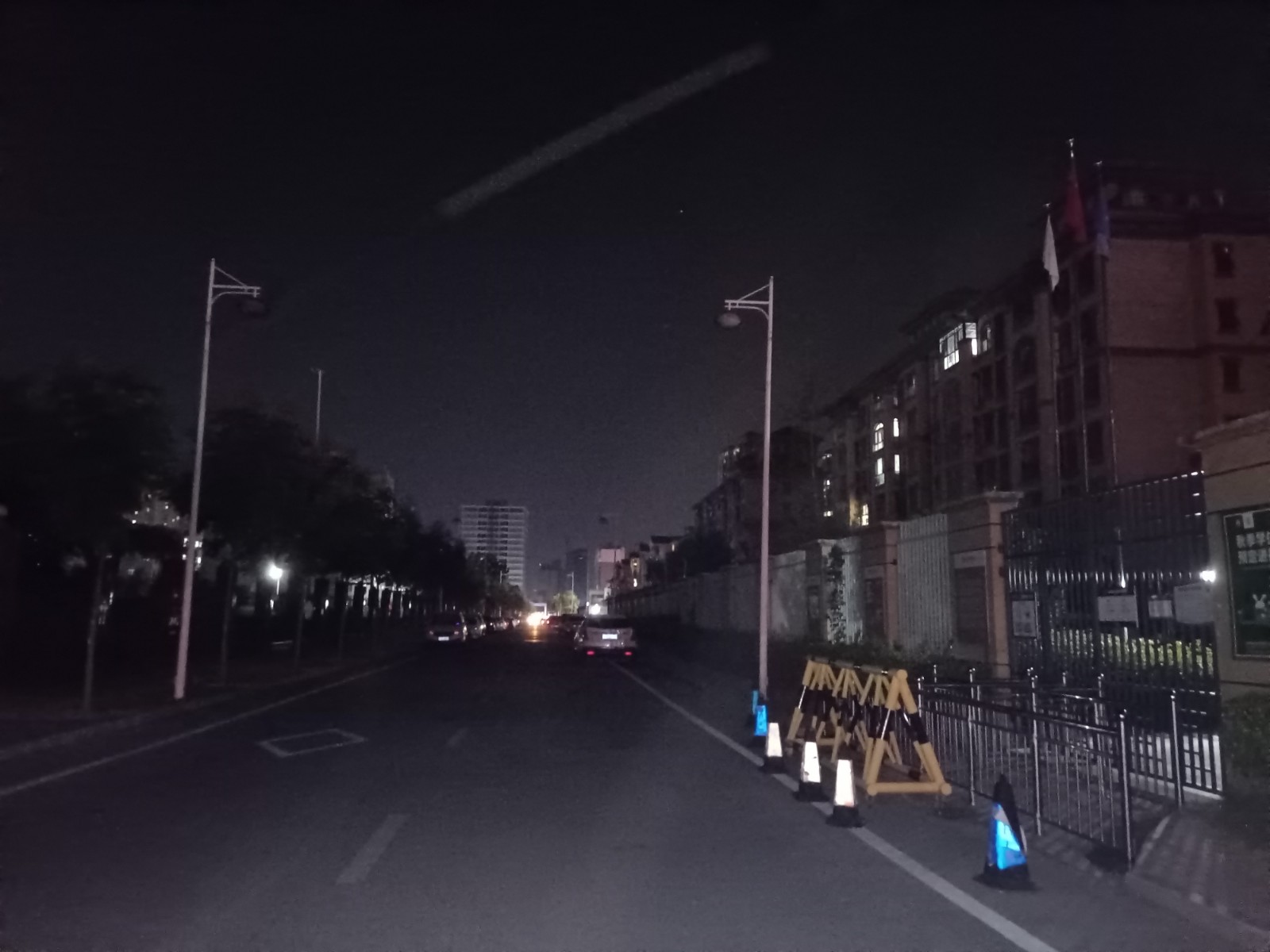 城南多路段未安装路灯影响夜间出行--留言列表--驻马店网络问政